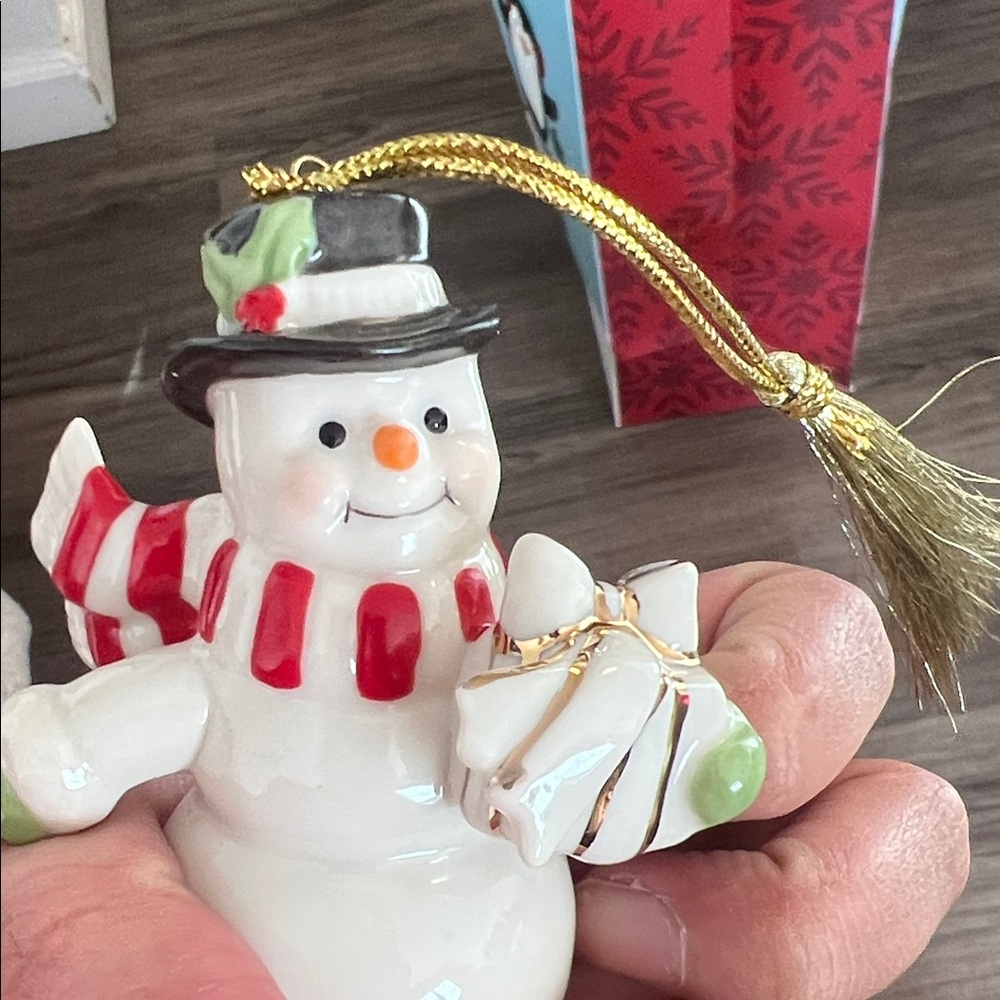 Lenox Snowman Ornament Porcelain 24k Gold Accents Retired Holiday Collectible - Picture 4 of 5